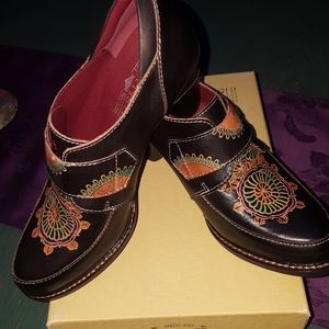 Women's LA'rtiste Micki Shooties Sz 7.5